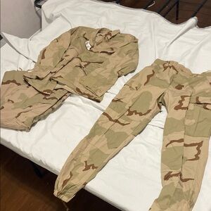 US Army Desert Camo Combat Uniform (M)